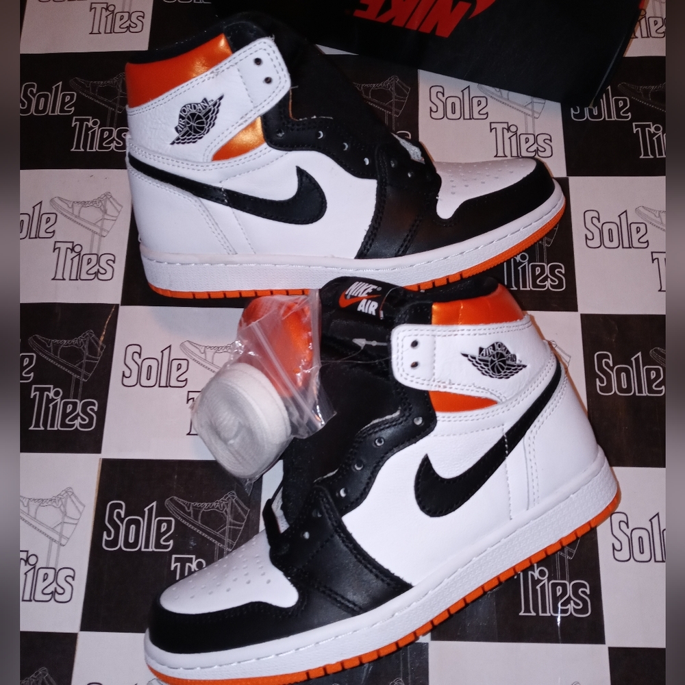 Nike Air Jordan 1 High Retro Electro Orange